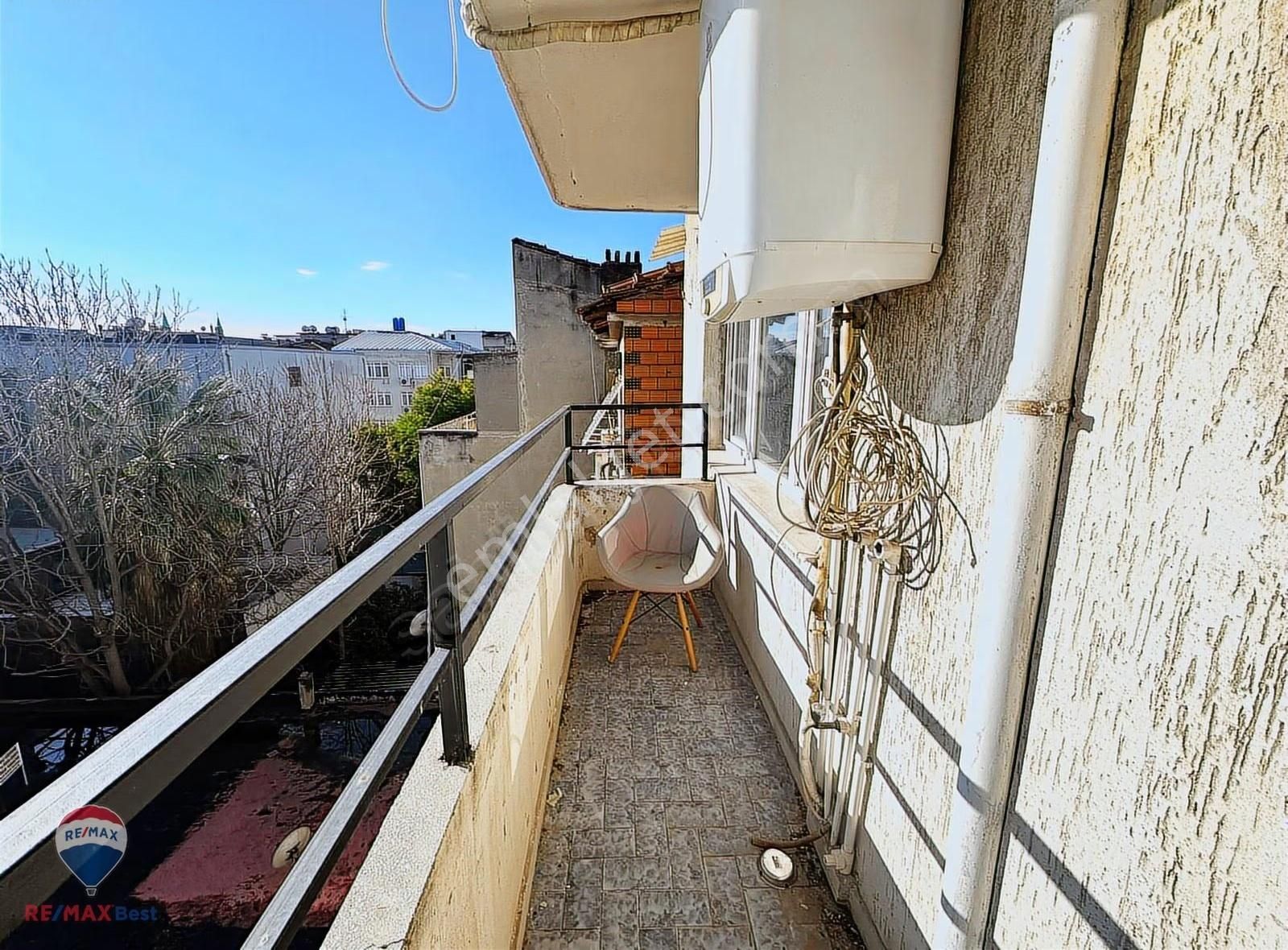 44 Karşıyaka Çarşı'da Eşyalı Asansörlü Kiralık Ofis - Görsel 11