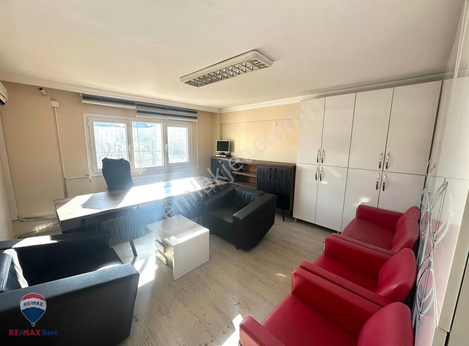 44 Karşıyaka Çarşı'da Eşyalı Asansörlü Kiralık Ofis - Görsel 27