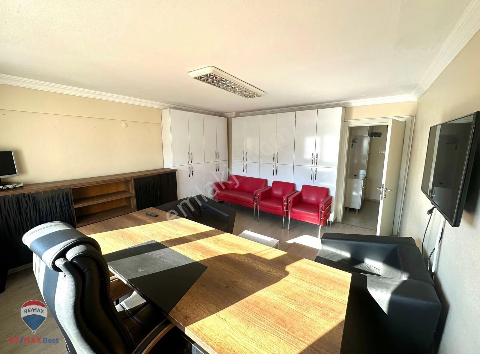 44 Karşıyaka Çarşı'da Eşyalı Asansörlü Kiralık Ofis - Görsel 7