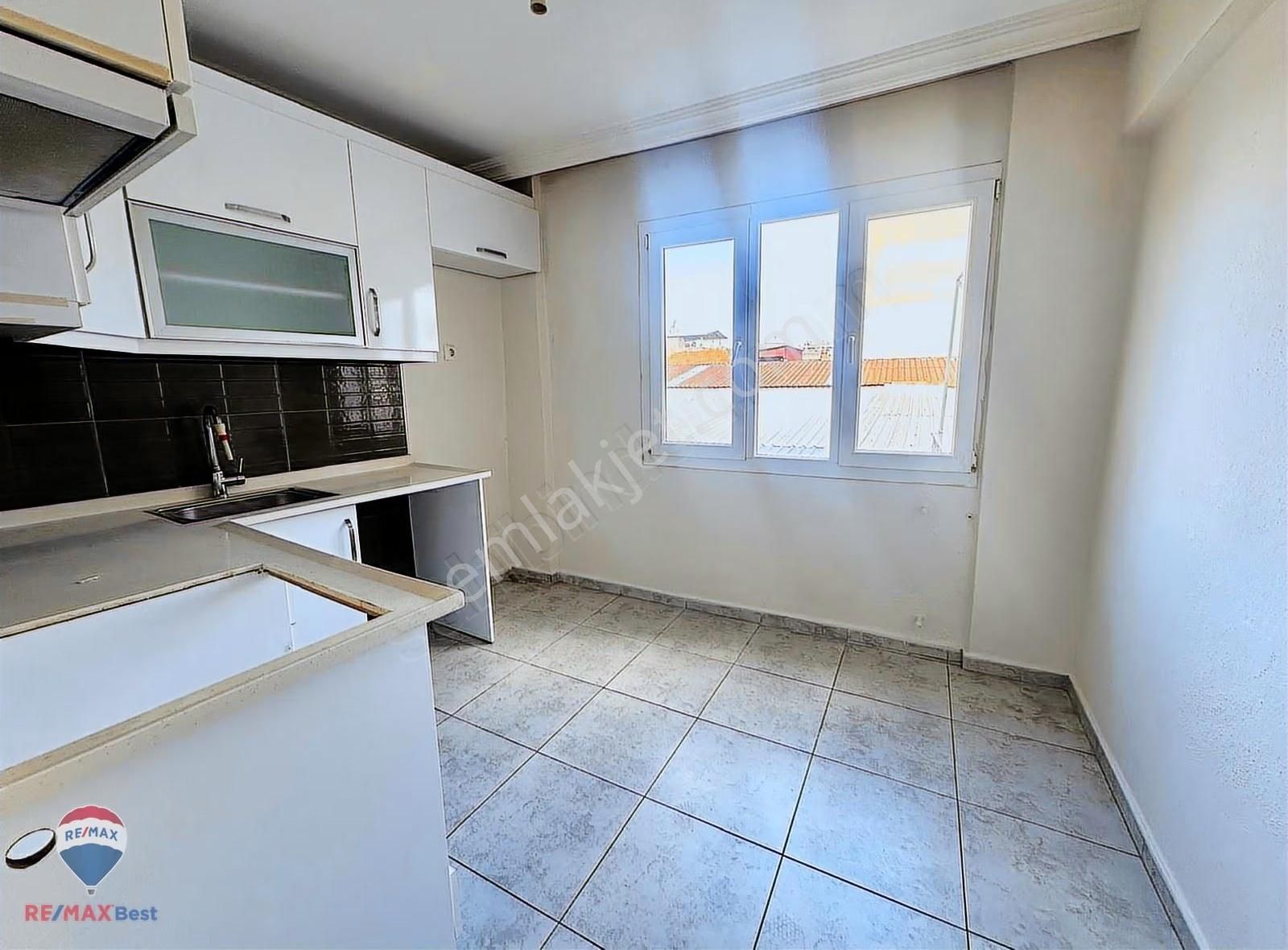 45 Bornova Çınar Mah. Cadde Üstü Kiralık 3+1 Daire - Görsel 33