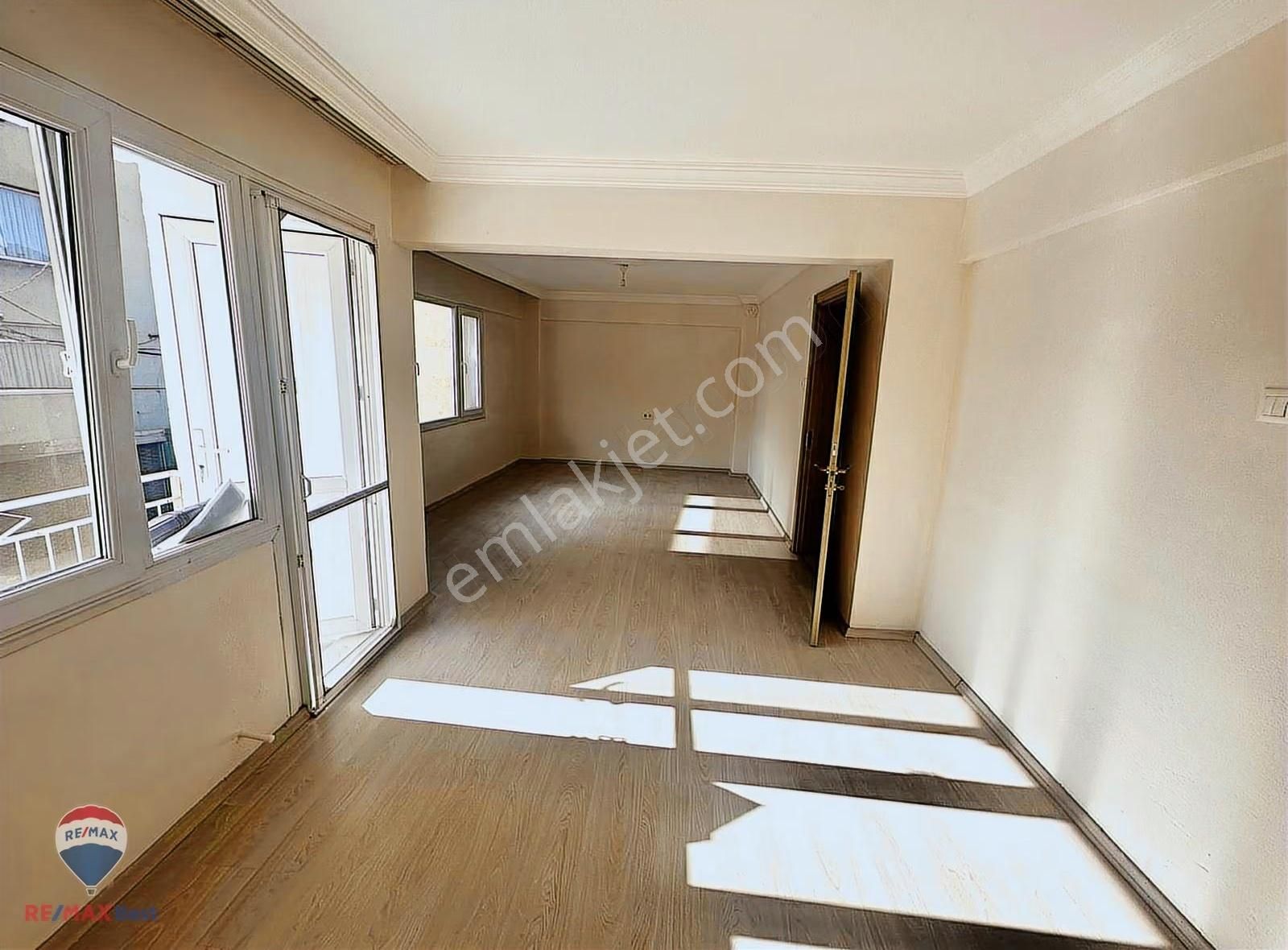 45 Bornova Çınar Mah. Cadde Üstü Kiralık 3+1 Daire - Görsel 4