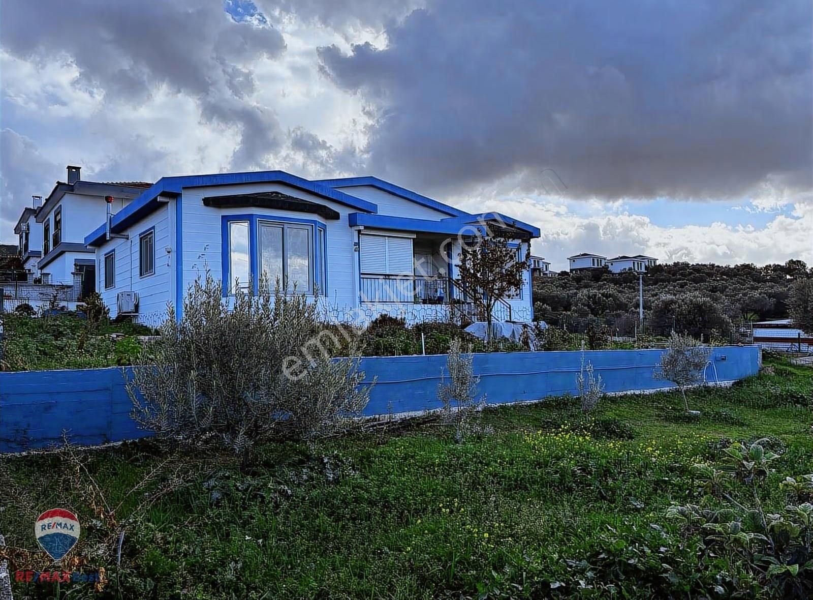 18 Foça Gerenköyde Geniş Bahçeli, Önü Açık, Müstakil Villa