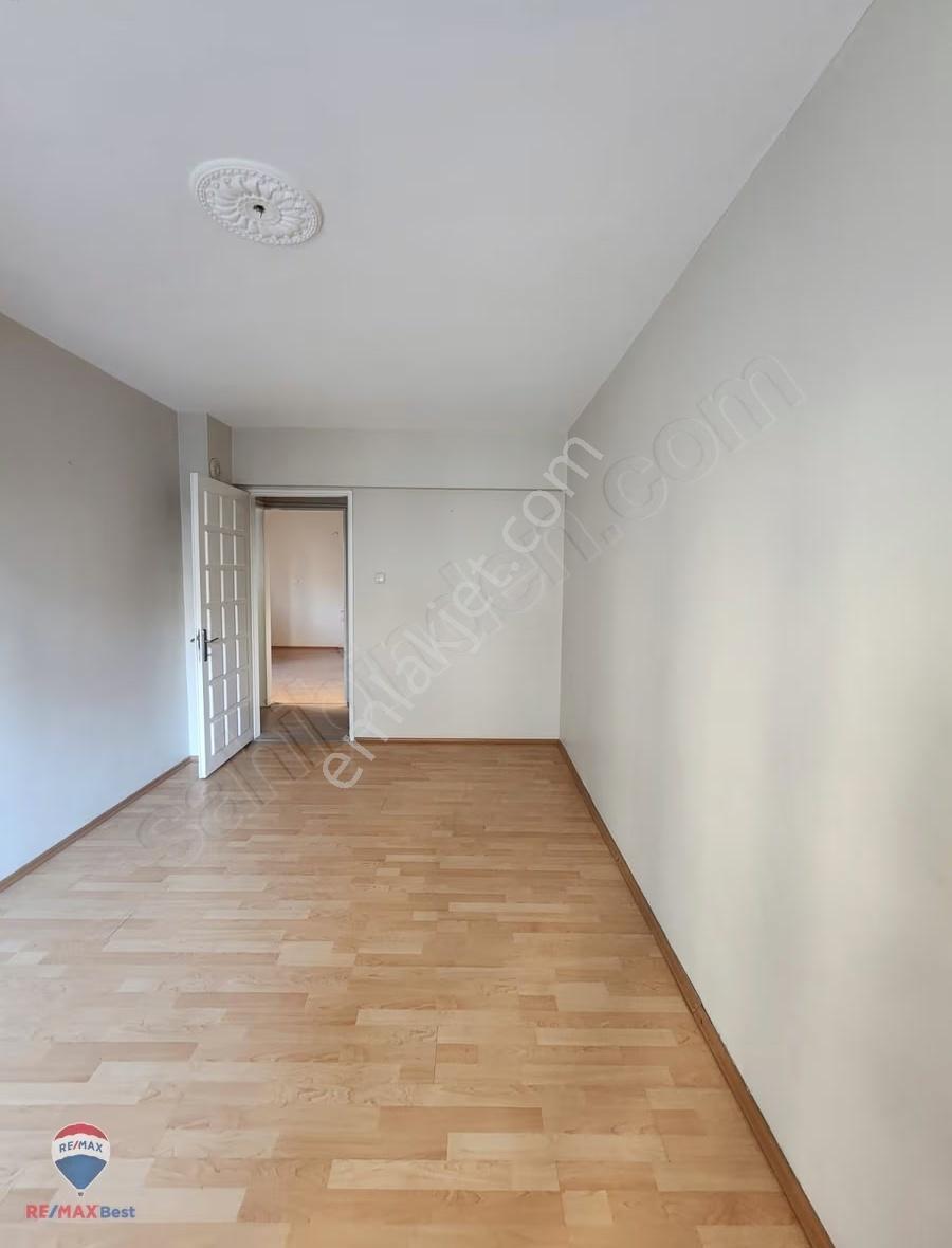 7 Bayraklı 75.yıl Mahallesi Görkent Sitesi 3+1 Satılık Daire - Görsel 2
