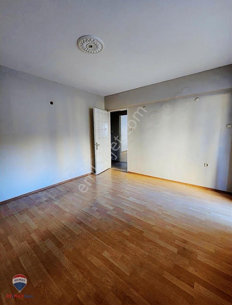 7 Bayraklı 75.yıl Mahallesi Görkent Sitesi 3+1 Satılık Daire - Görsel 6