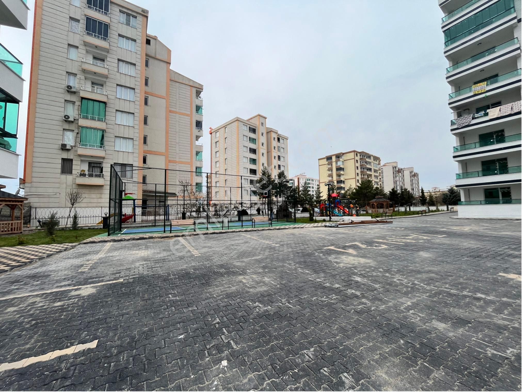 Premar’dan Bağcılar Ahmet Kaya Caddesinde Satılık 0 2+1