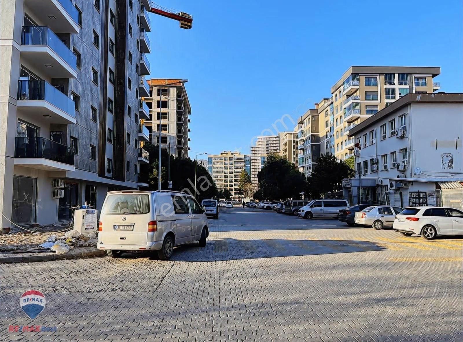 143 Bayraklı Manavkuyu'da Ebeveyn Banyolu 3+1 Satılık Daıre - Görsel 12