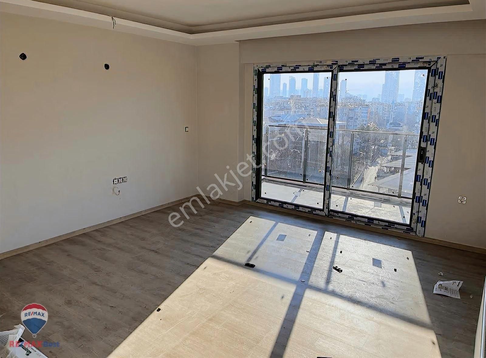 143 Bayraklı Manavkuyu'da Ebeveyn Banyolu 3+1 Satılık Daıre - Görsel 4