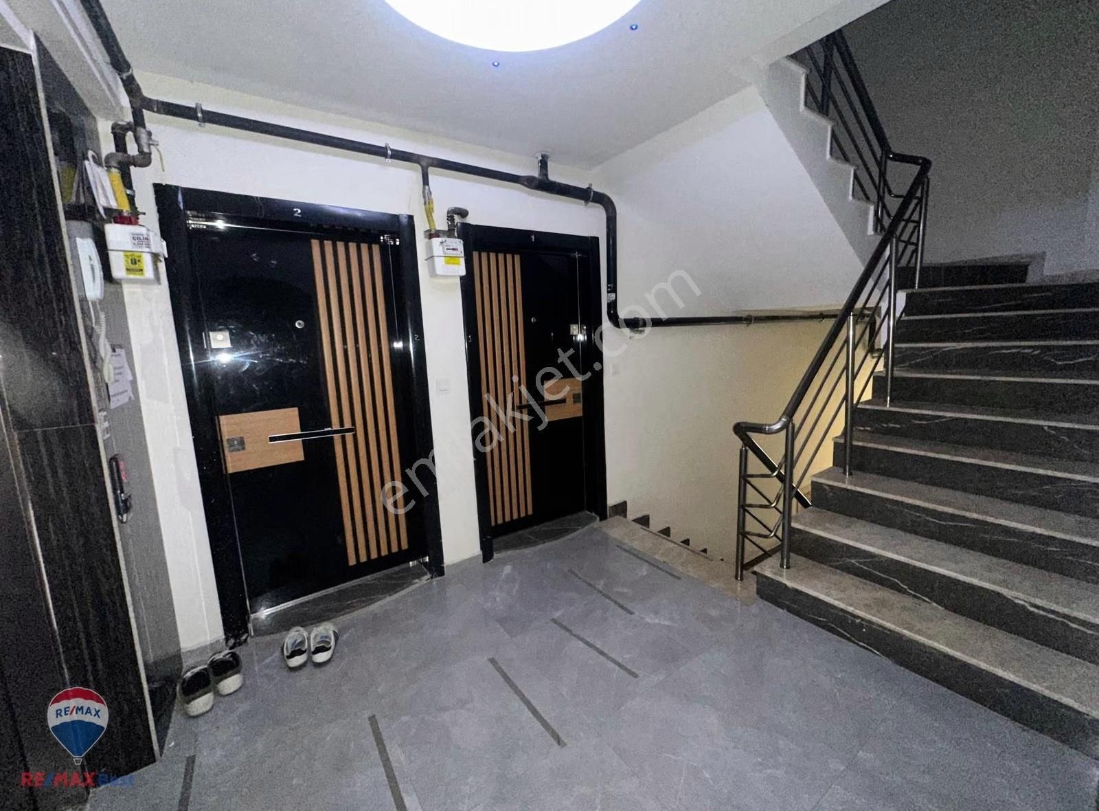 9 Demirköprü'de Ordu Bulvarı Yakını 1+1 Satılık Daıre - Görsel 10