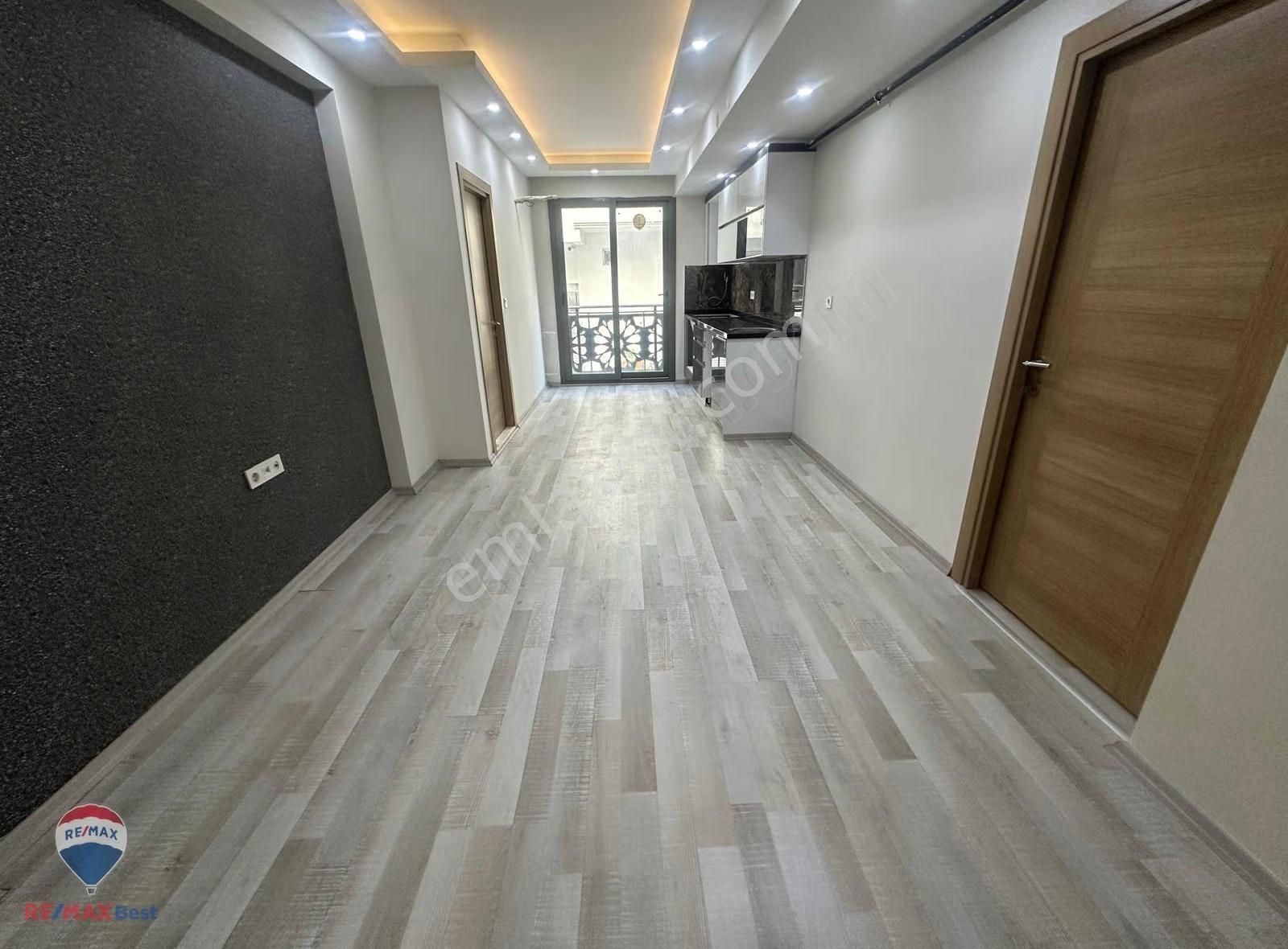 9 Demirköprü'de Ordu Bulvarı Yakını 1+1 Satılık Daıre - Görsel 2