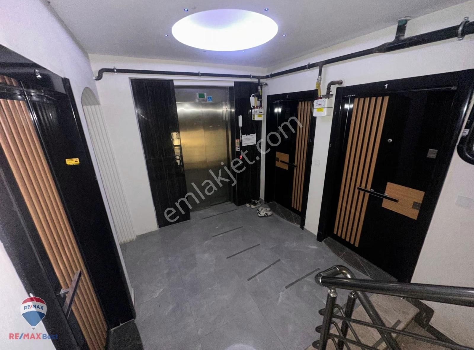 9 Demirköprü'de Ordu Bulvarı Yakını 1+1 Satılık Daıre - Görsel 5