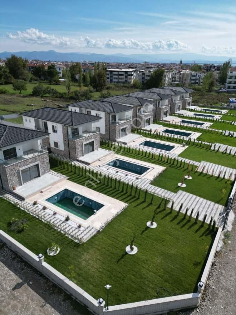 Eu Gayrimenkulden Balıkesir Edremit Akçayda 600 Metrekare Arsa İçinde Tek Müstakil Havuzlu - Görsel 22