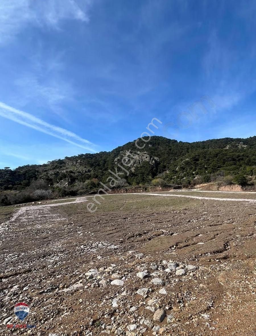 27 Bornova Çamıçı Köyü'nde Satılık Tarla - Görsel 2