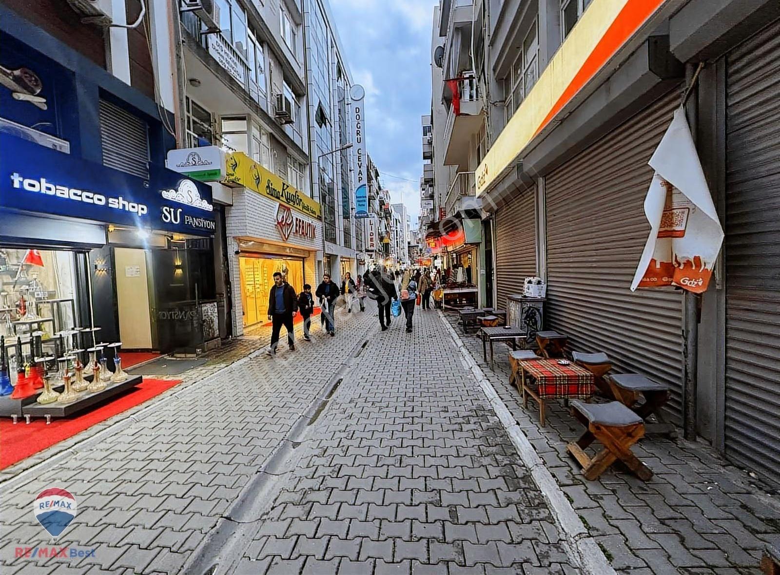 48 Karşıyaka Çarşıda Genış Cephelı Satılık Dükkan