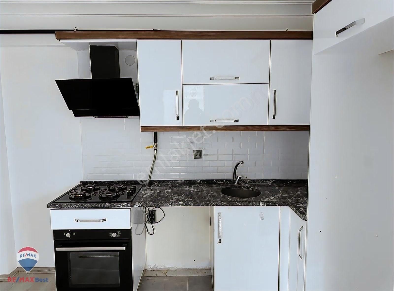 84 Seyrekte Havuzlu Sıtede 1+1 Kıralık Daıre - Görsel 15