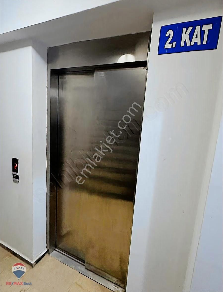 84 Seyrekte Havuzlu Sıtede 1+1 Kıralık Daıre - Görsel 5