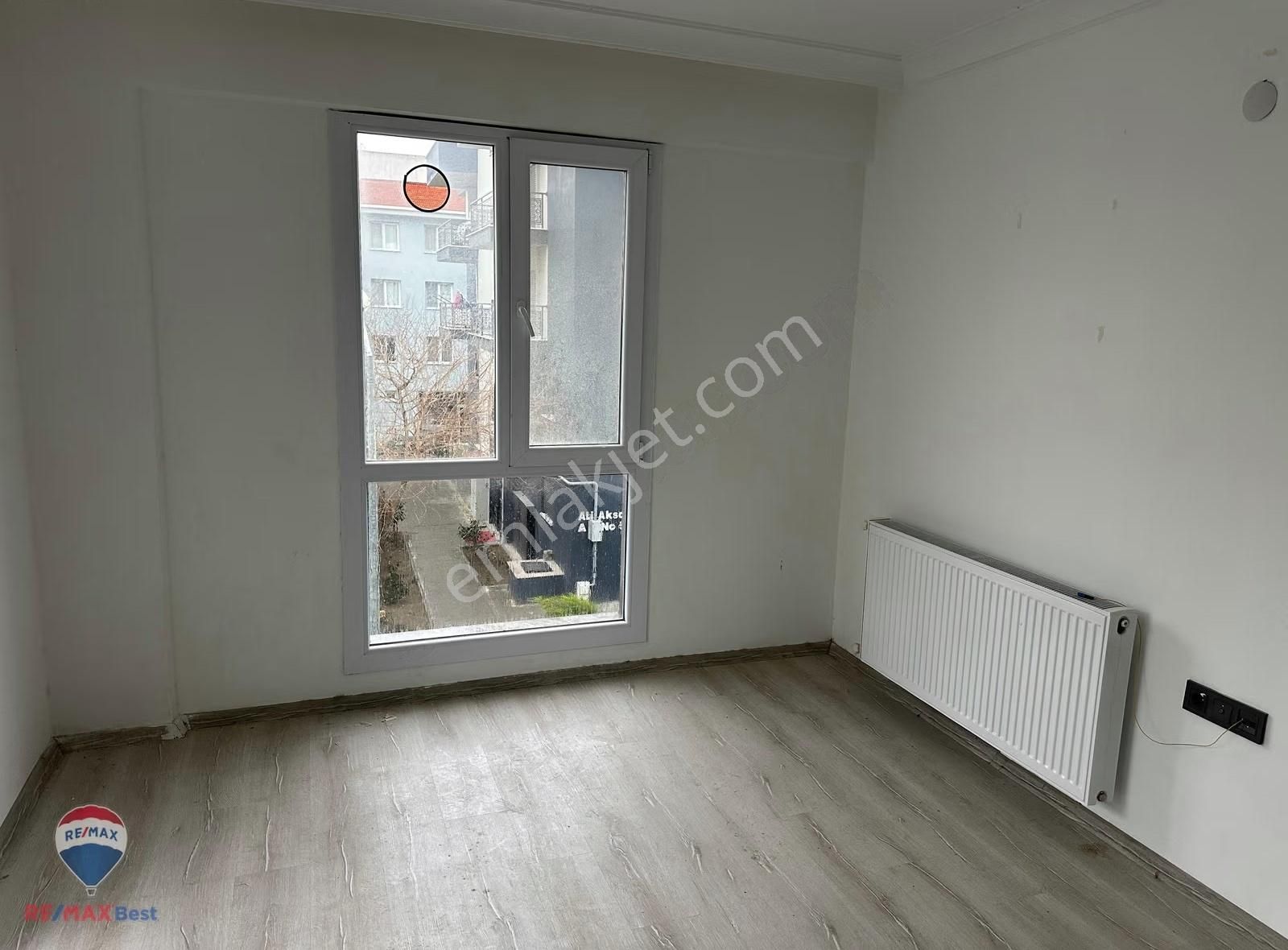 84 Seyrekte Havuzlu Sıtede 1+1 Kıralık Daıre - Görsel 2