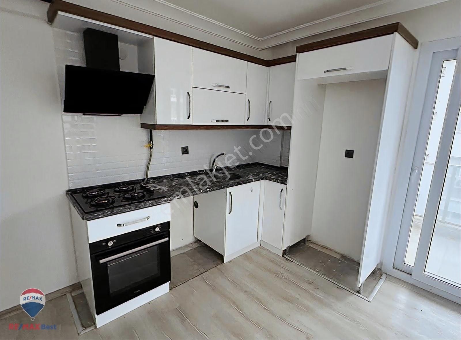 84 Seyrekte Havuzlu Sıtede 1+1 Kıralık Daıre - Görsel 3