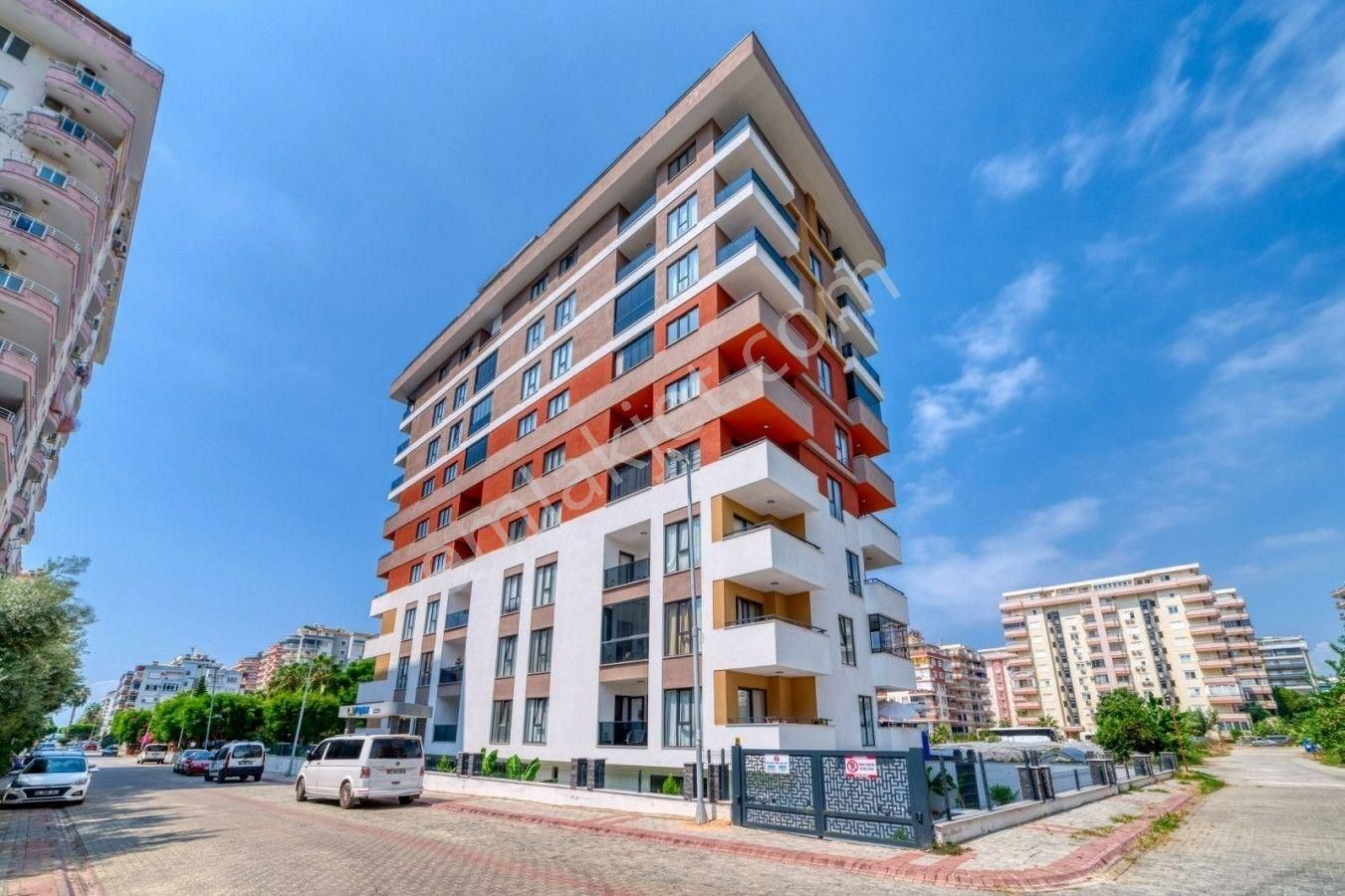 Alanya / Mahmutlar’da Denize 350 M Full Eşyalı 1+1 Satılık Daire