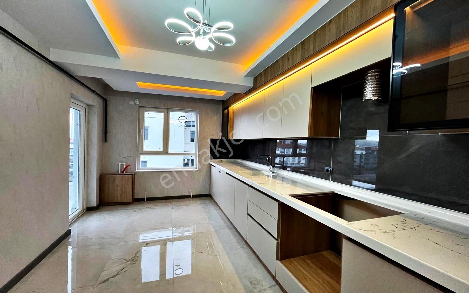 Yenikent Emlak 'tan Süper Lüks Yapılı Daire