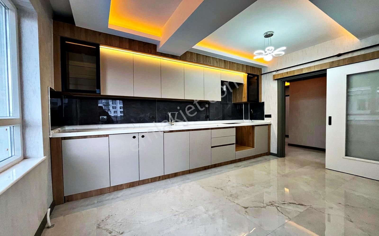 Yenikent Emlak 'tan Süper Lüks Yapılı Daire - Görsel 9