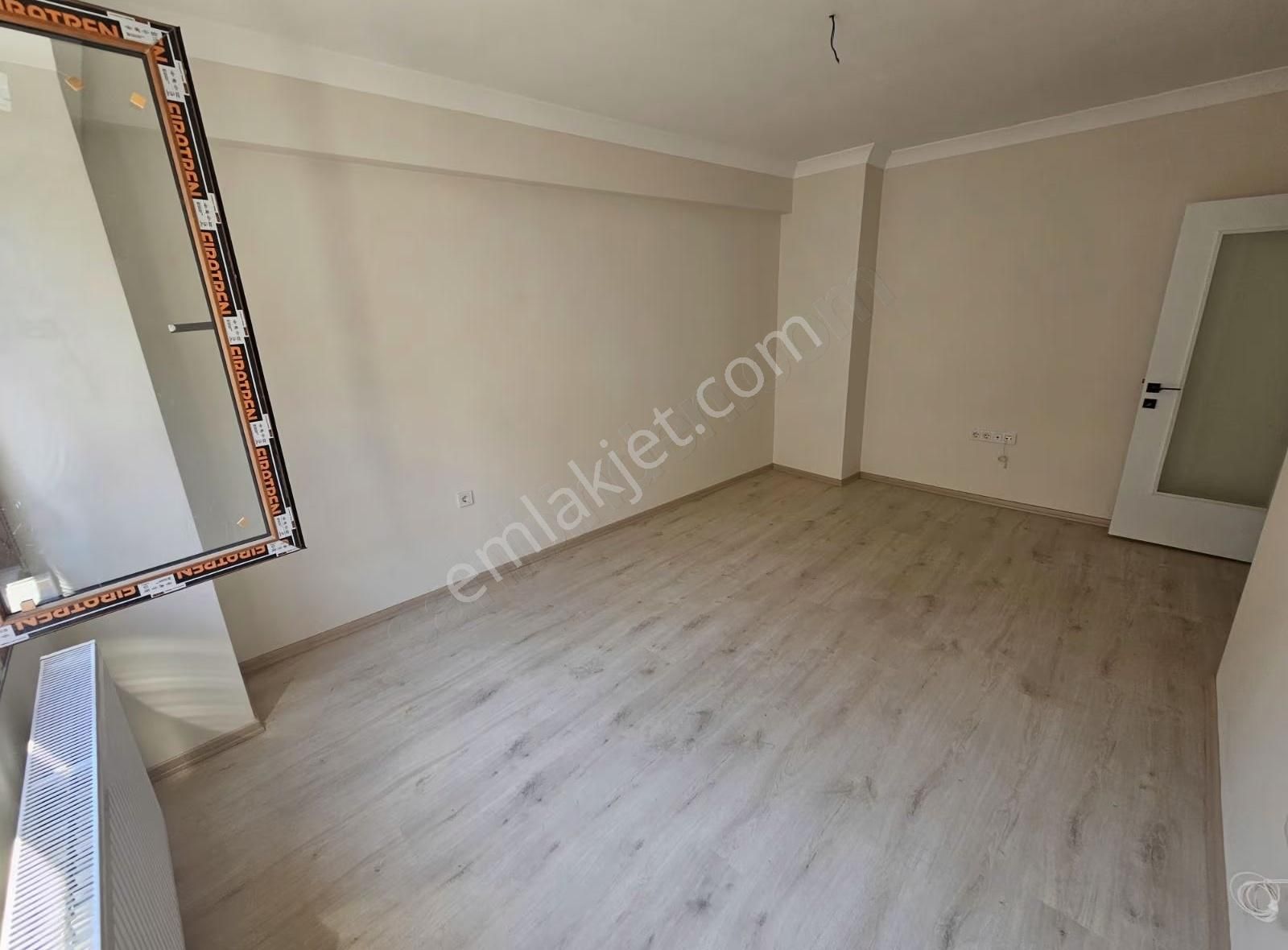 Üsküdar Belediye Karşısı 2+1 Yeni Sıfır Bina Cuma Pazarı İçinde - Görsel 3