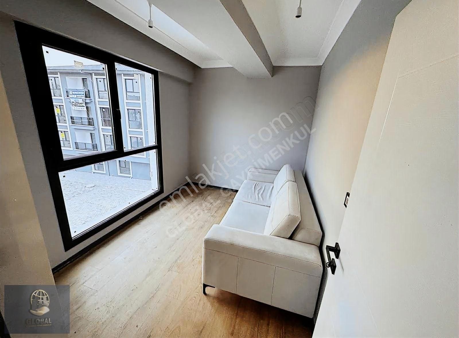 Çorlu Rumeli Mahallesi İsmet Paşa Bulvarında Havuzlu Sitede 1+1 - Görsel 2