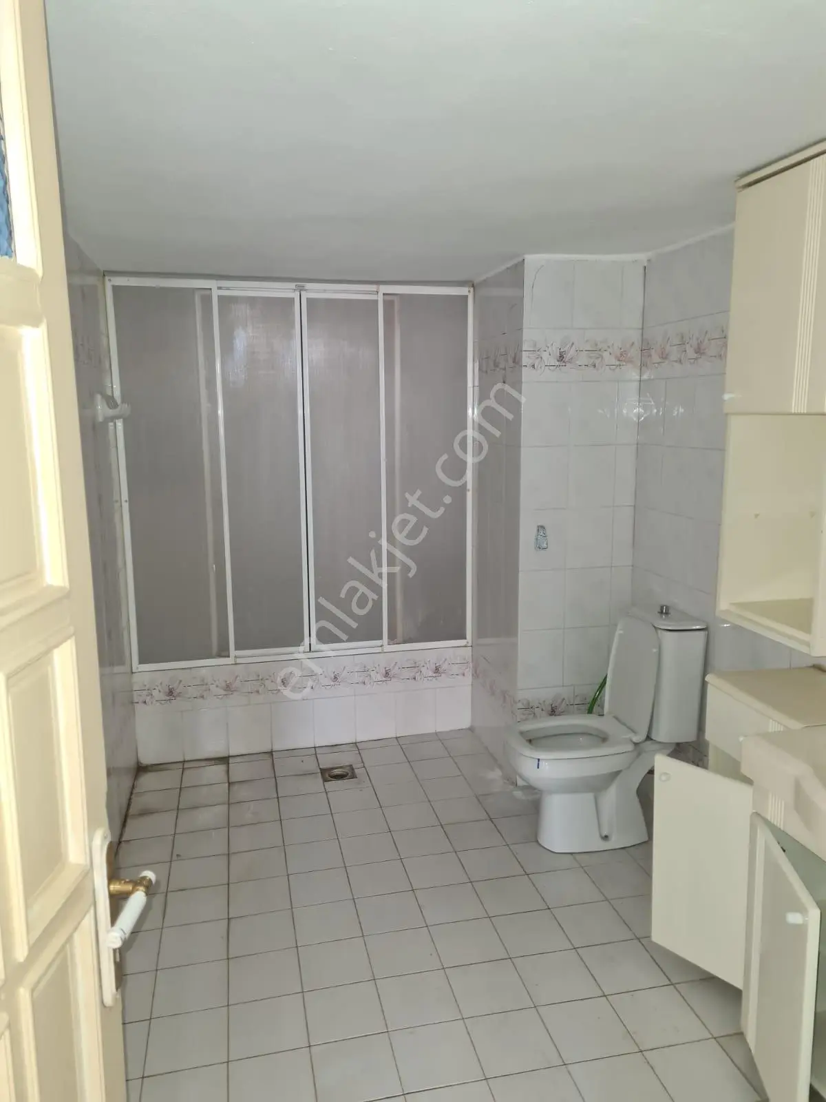 Reşatbey Mah.cadde Üzeri 4+1+k.mutfak Kiralık İşyeri..... - Görsel 9