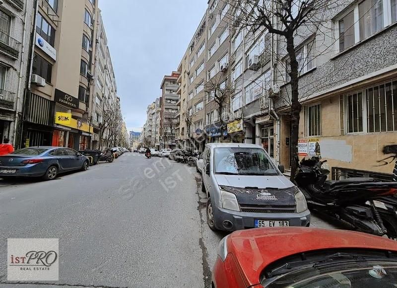 Şişli,sıracevizler Cd. Metroya10dk, Asansörlü, Kiralık,2+1 Daire - Görsel 11