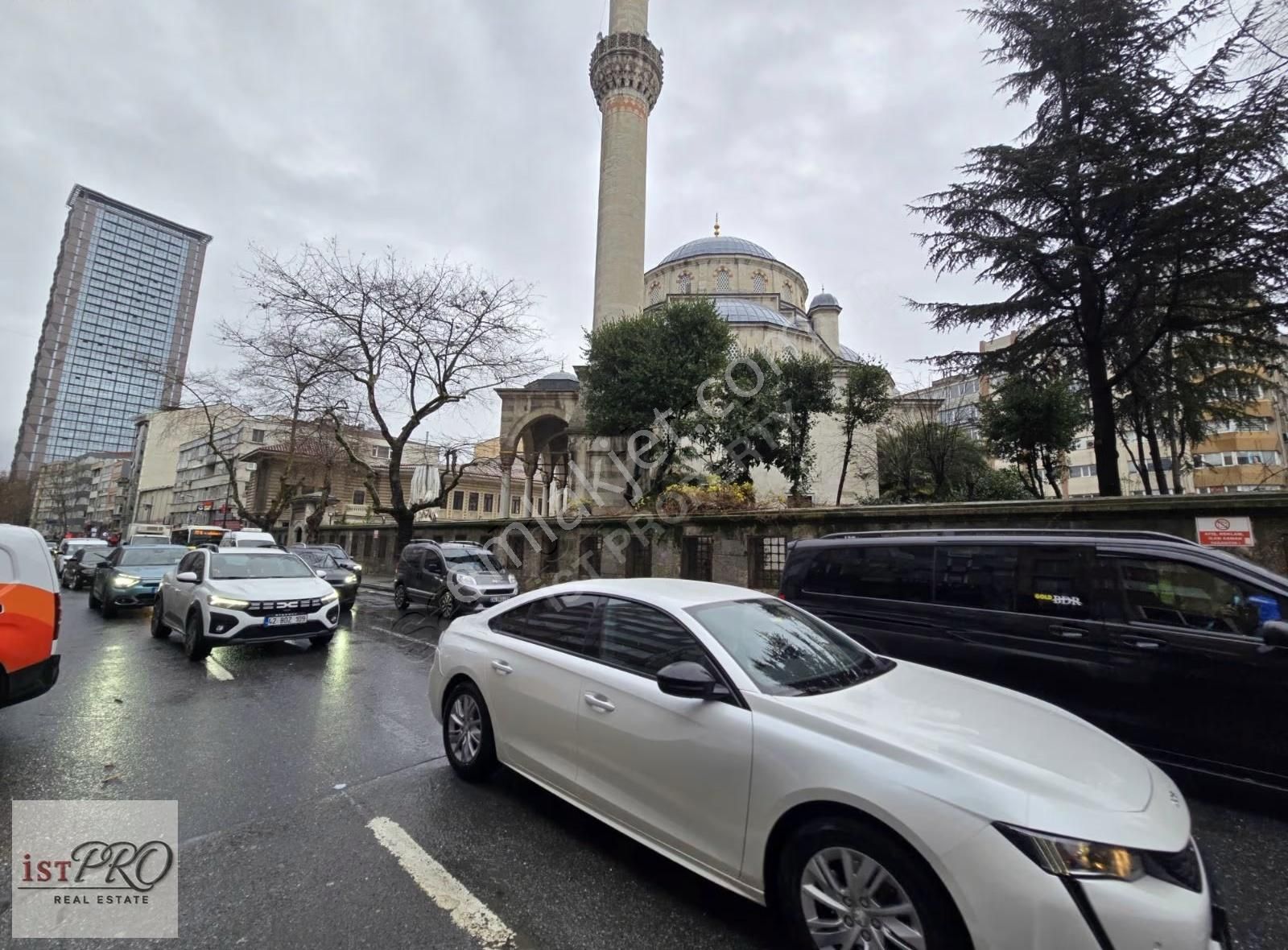 Şişli Abide-i Hürriyet'te, Cadde Üzeri, Çift Banyolu Ve Klimalı - Görsel 3