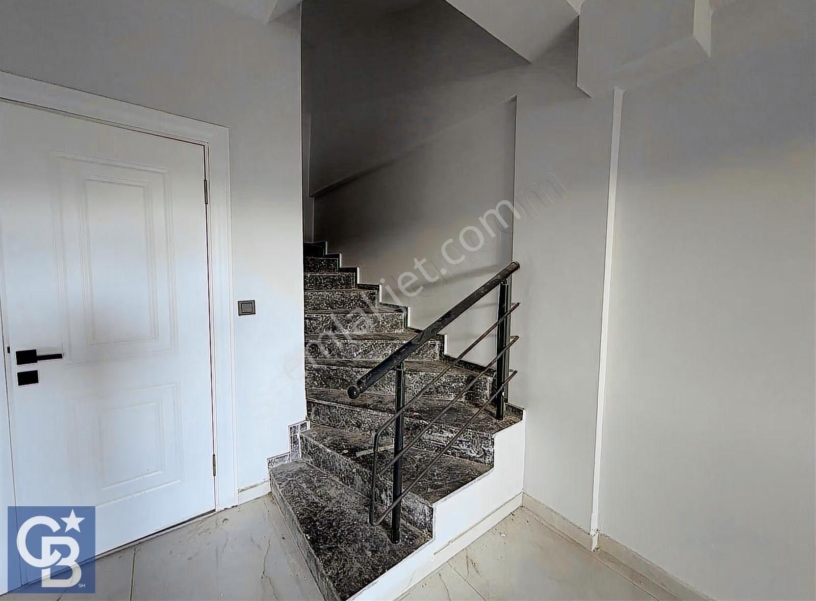 Şakran Merkez'de 3+1 Geniş Triplex Havuzlu Villa - Görsel 22