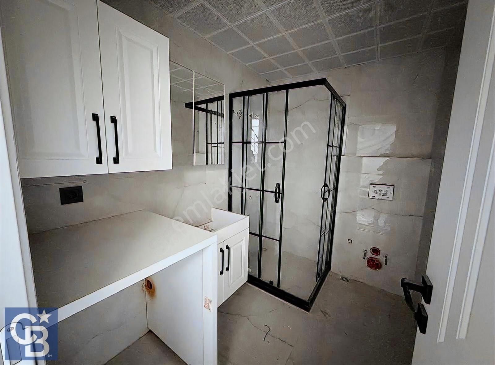 Şakran Merkez'de 3+1 Geniş Triplex Havuzlu Villa - Görsel 35