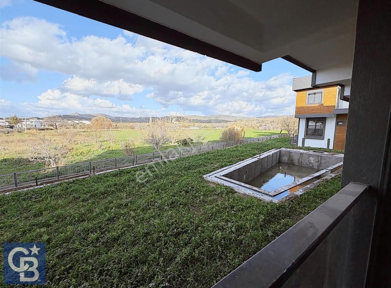 Şakran Merkez'de 3+1 Geniş Triplex Havuzlu Villa - Görsel 19