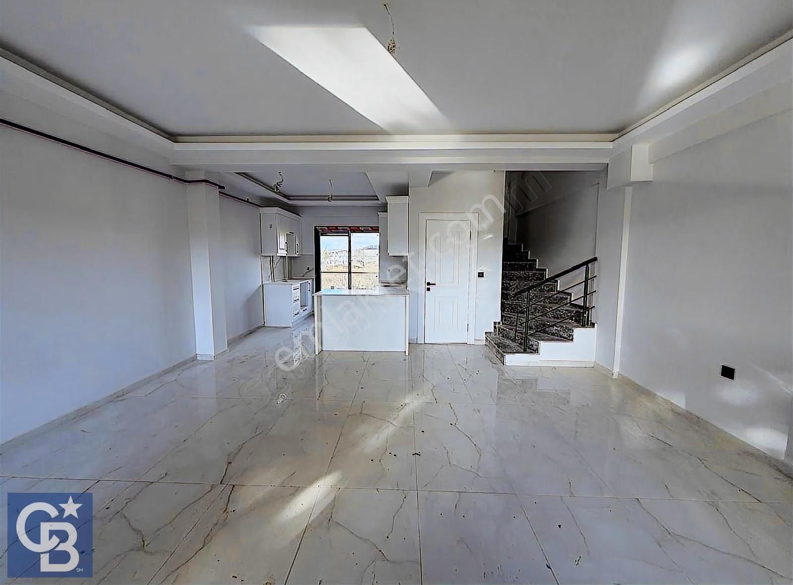Şakran Merkez'de 3+1 Geniş Triplex Havuzlu Villa - Görsel 26