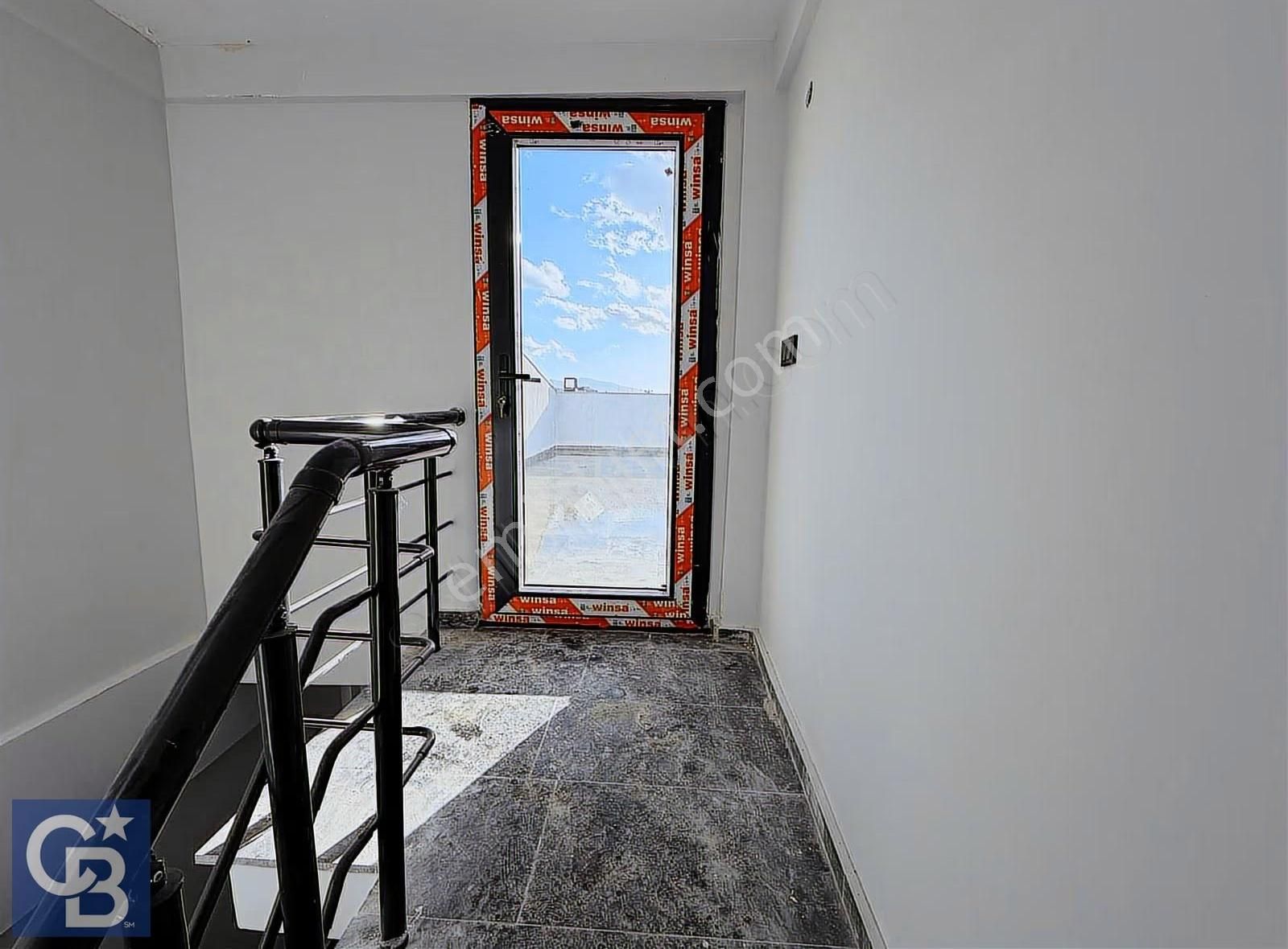 Şakran Merkez'de 3+1 Geniş Triplex Havuzlu Villa - Görsel 21