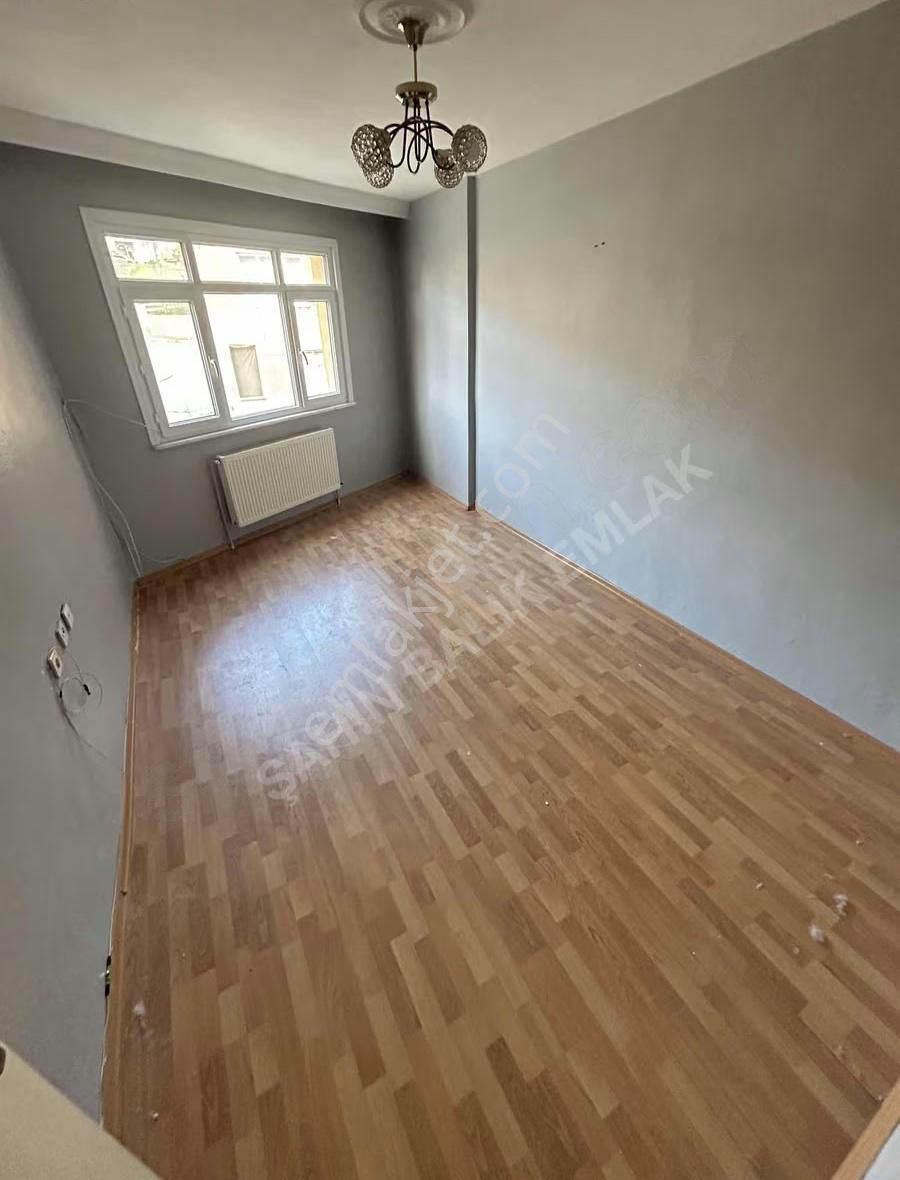 Şahin İnşaat..2+1..ara Kat..95m2..ferah...balkonlu - Görsel 2