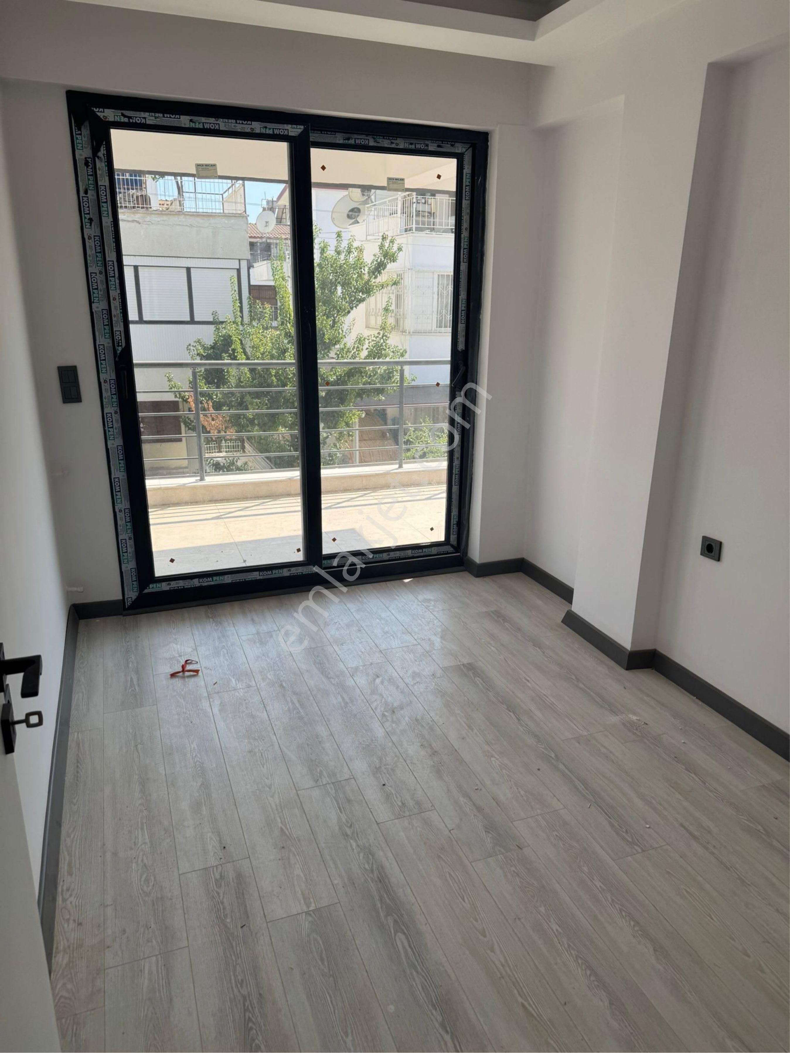 Kuşadası Karaova Mevkisinde 4 + 1 Denize 2 Dakika Mesafede Olan Villamız Satılık - Görsel 11