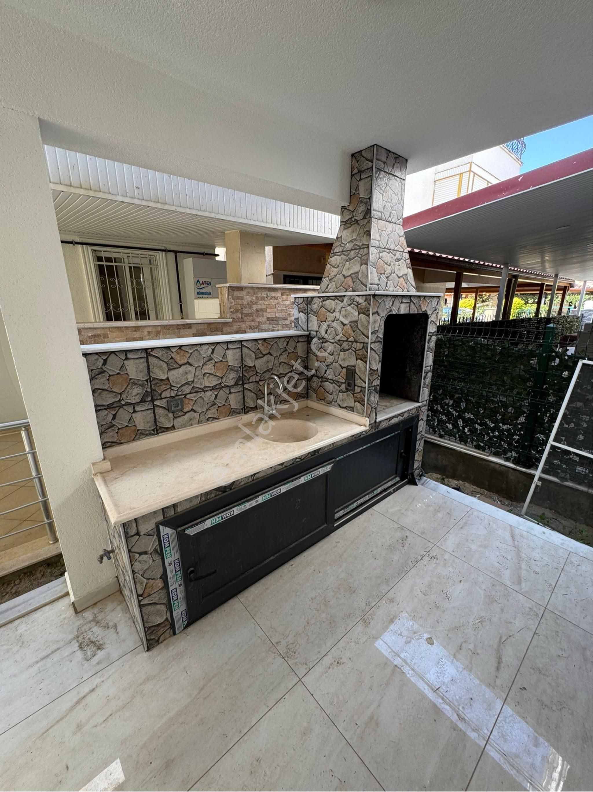 Kuşadası Karaova Mevkisinde 4 + 1 Denize 2 Dakika Mesafede Olan Villamız Satılık - Görsel 16