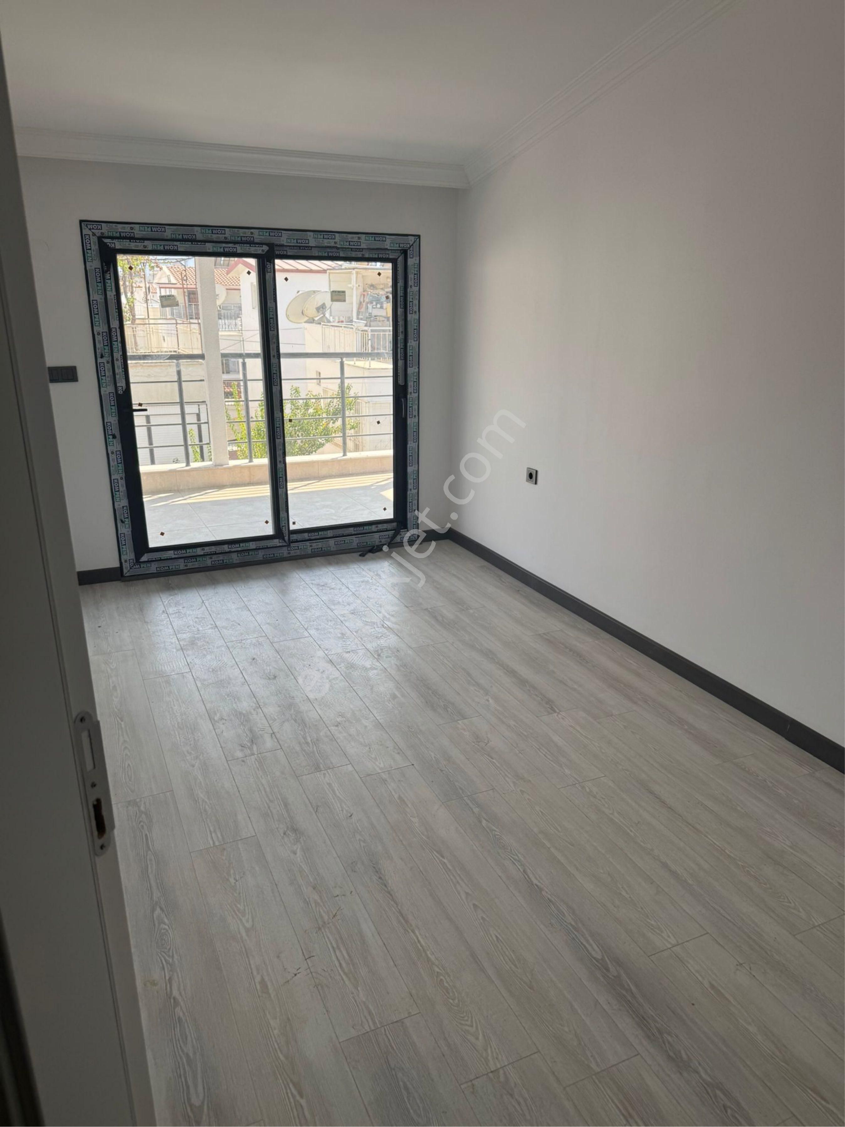 Kuşadası Karaova Mevkisinde 4 + 1 Denize 2 Dakika Mesafede Olan Villamız Satılık - Görsel 3