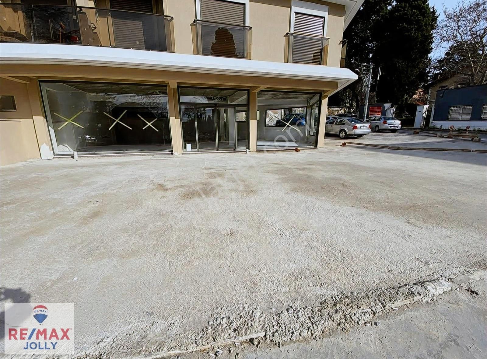 Dokuz Çeşmeler Meydan 180 M² Kiralık Dükkan - Görsel 2