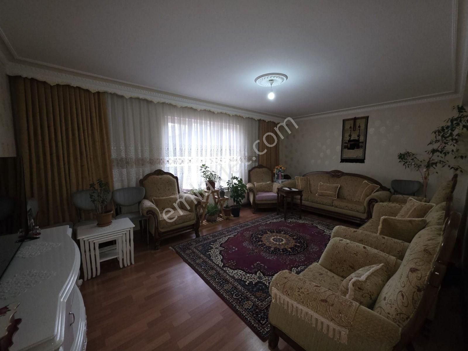 Başak'da Asansörlü 3+1 1. Katta 130m2 Satılık Daire !!! - Görsel 3