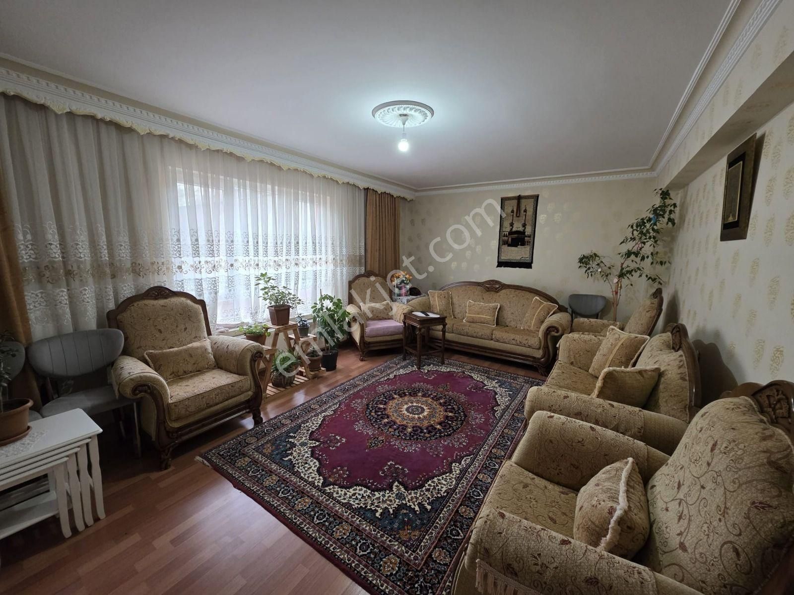 Başak'da Asansörlü 3+1 1. Katta 130m2 Satılık Daire !!!