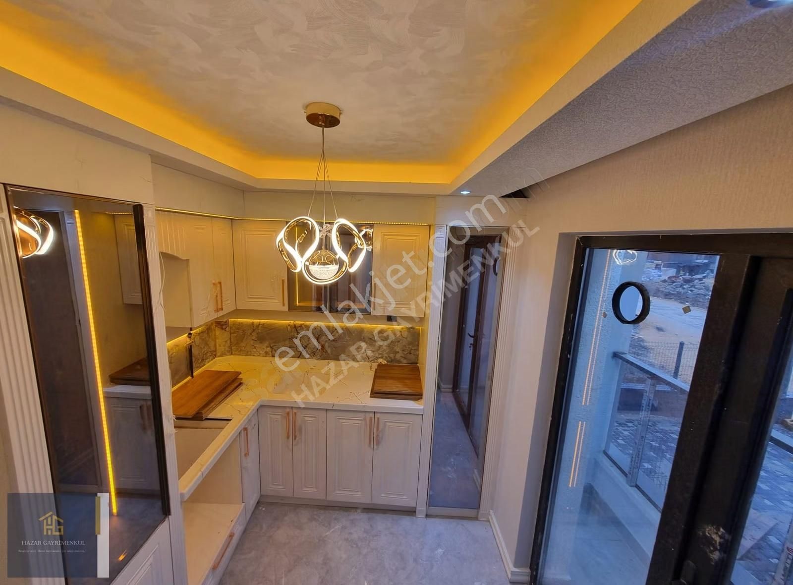 Hazardan Kat Konumunda Altan Isıtmalı Kombi Cam Balkon Ful Yapıl - Görsel 2