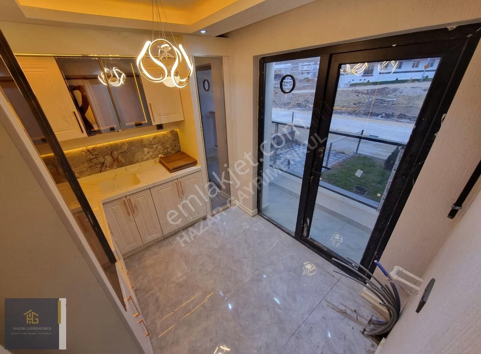 Hazardan Kat Konumunda Altan Isıtmalı Kombi Cam Balkon Ful Yapıl - Görsel 6