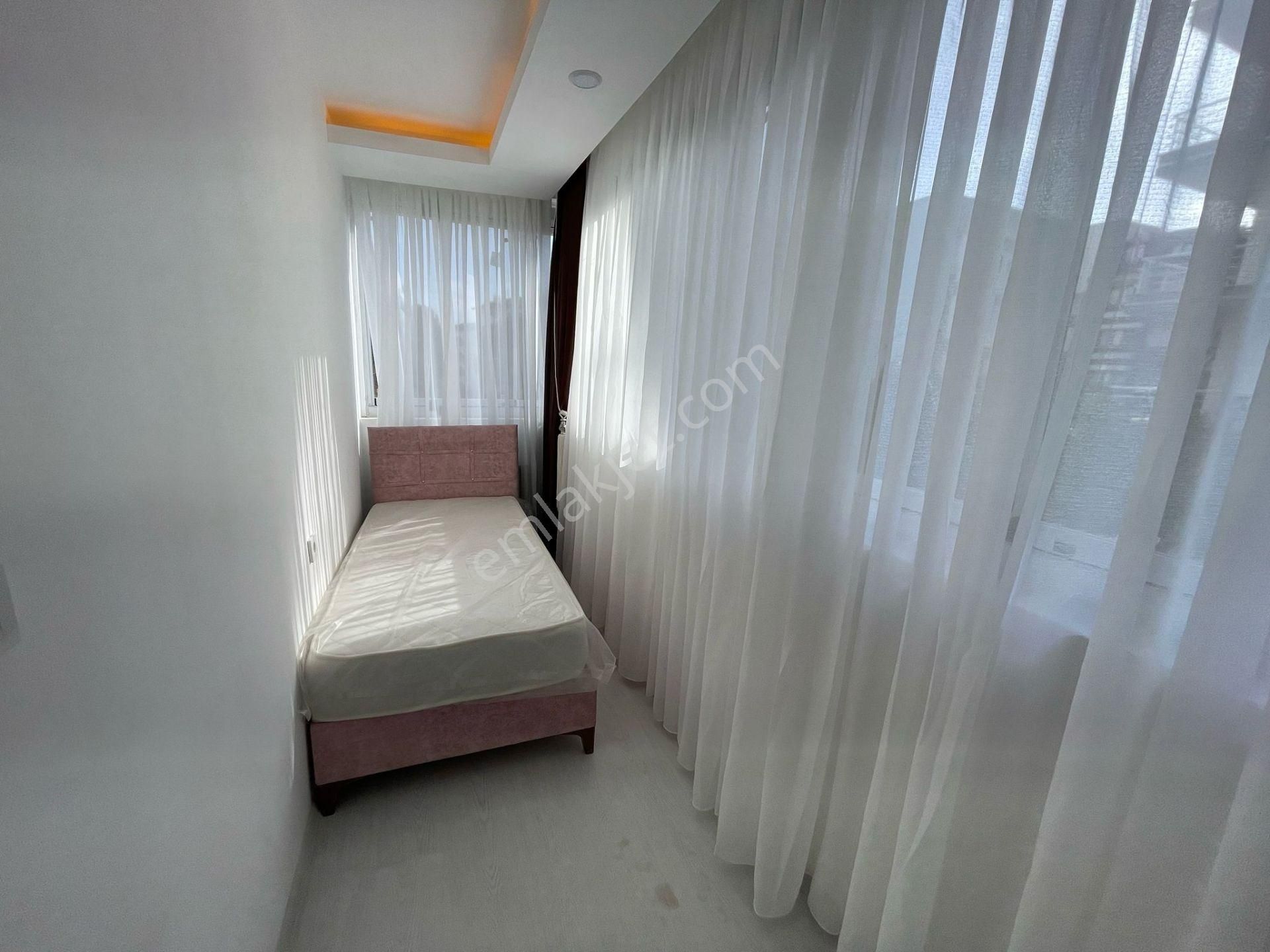 Özmecaz'dan Kınıklı'da Üniversite Yürüme Mesafesin'de 2+1 Arakat Full Eşyalı Lüks Apart - Görsel 8