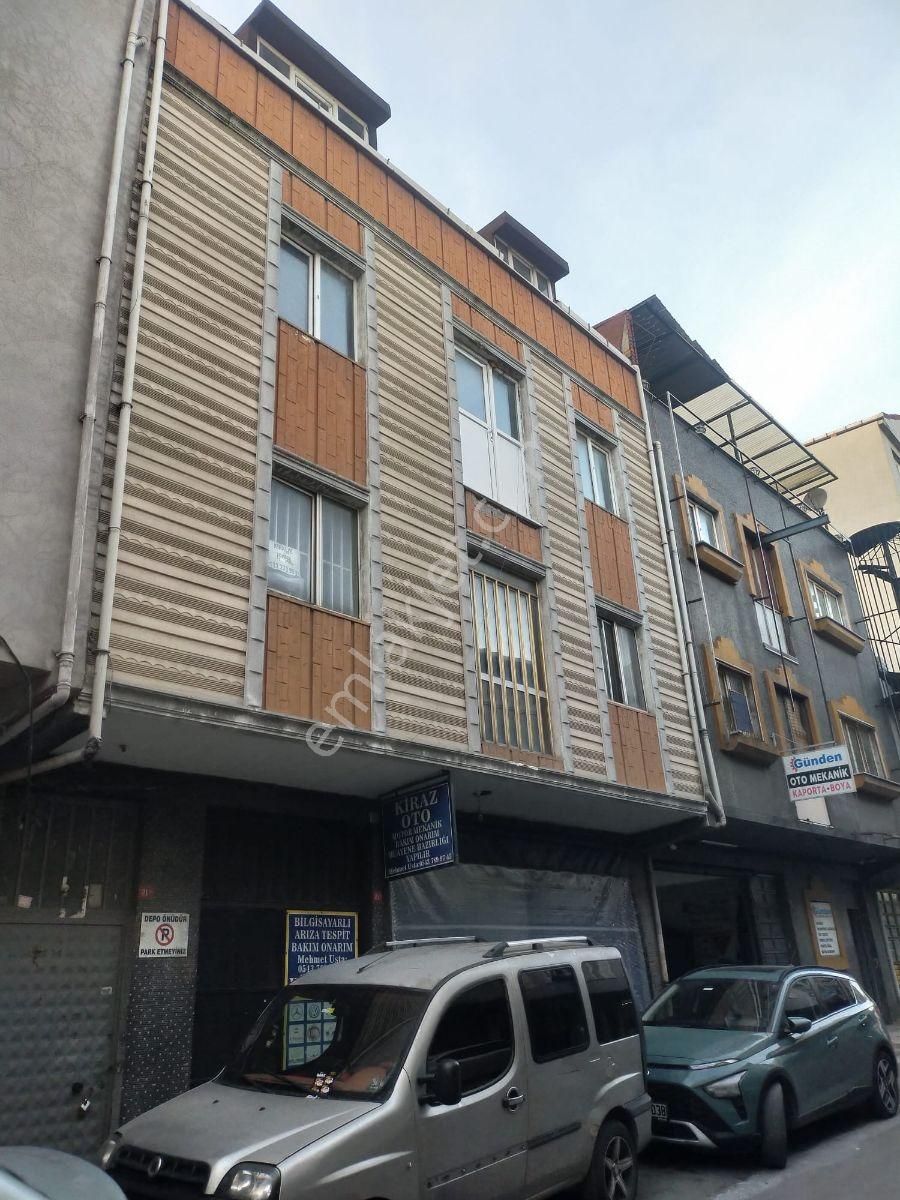 Gaziosmanpaşa Sanayi Bölgesinde 3 Kat Satılık Dükkan