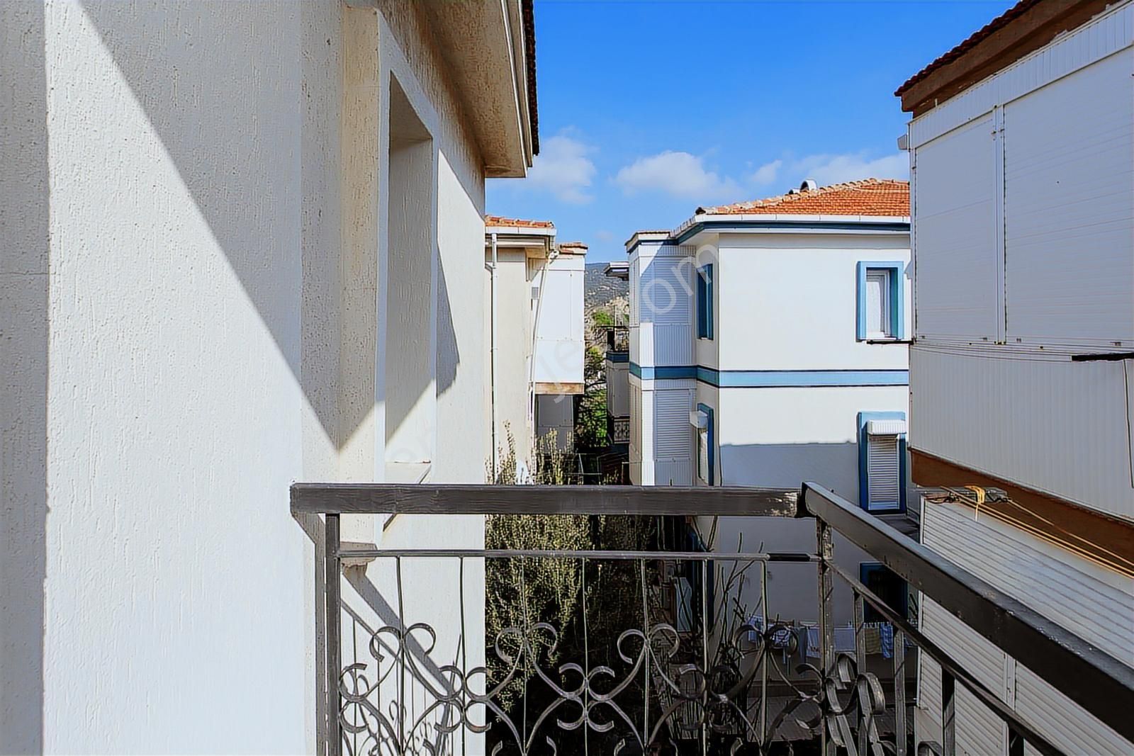 Foça Atatürk Mah. Satılık Tadilatlı 3+1 Daire - Görsel 22