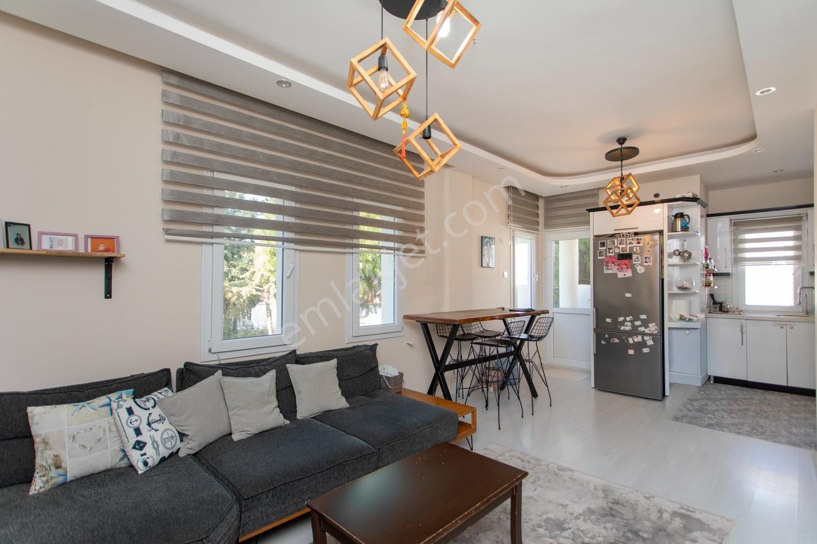 Foça Atatürk Mah. Satılık Tadilatlı 3+1 Daire - Görsel 16