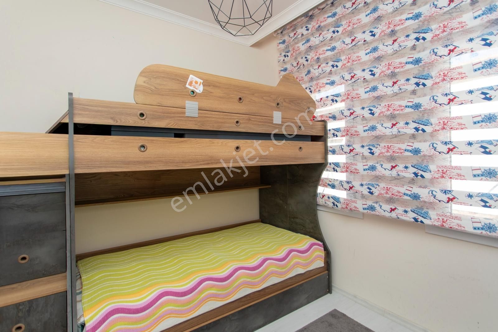 Foça Atatürk Mah. Satılık Tadilatlı 3+1 Daire - Görsel 28