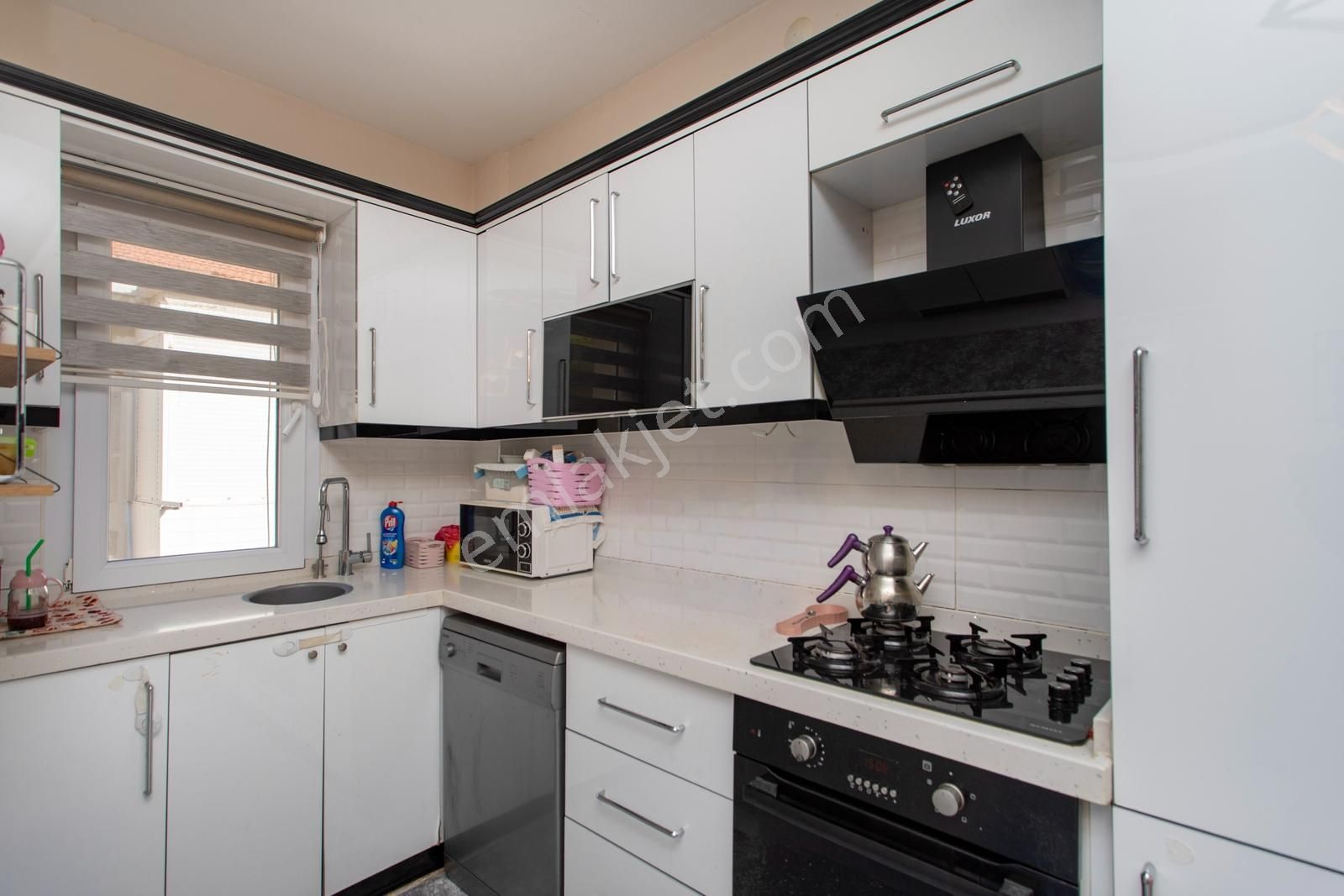 Foça Atatürk Mah. Satılık Tadilatlı 3+1 Daire - Görsel 10