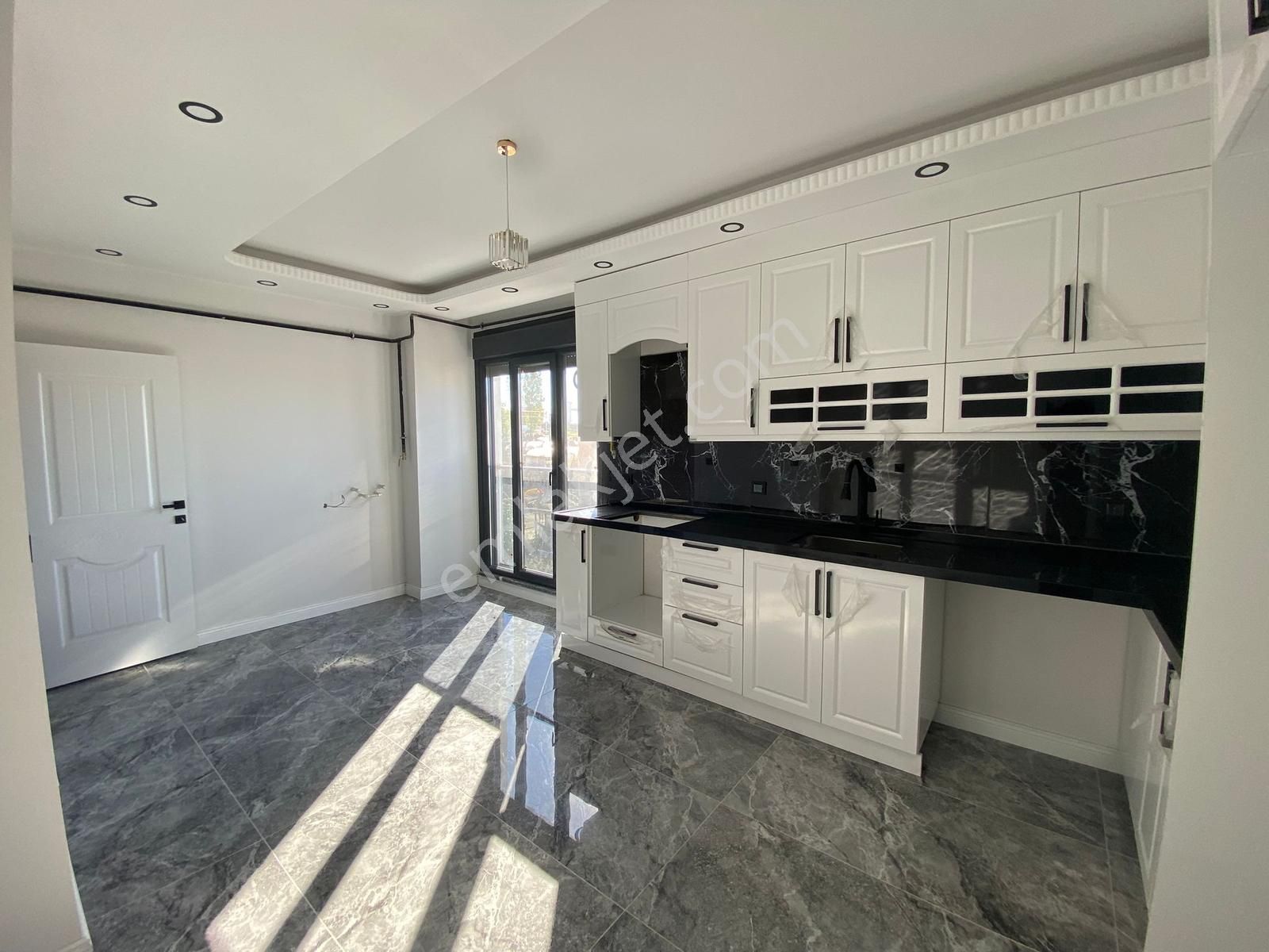 Kozanovadan Darıcada Merkezi Konumda 3+1 Ferah Dubleks - Görsel 9